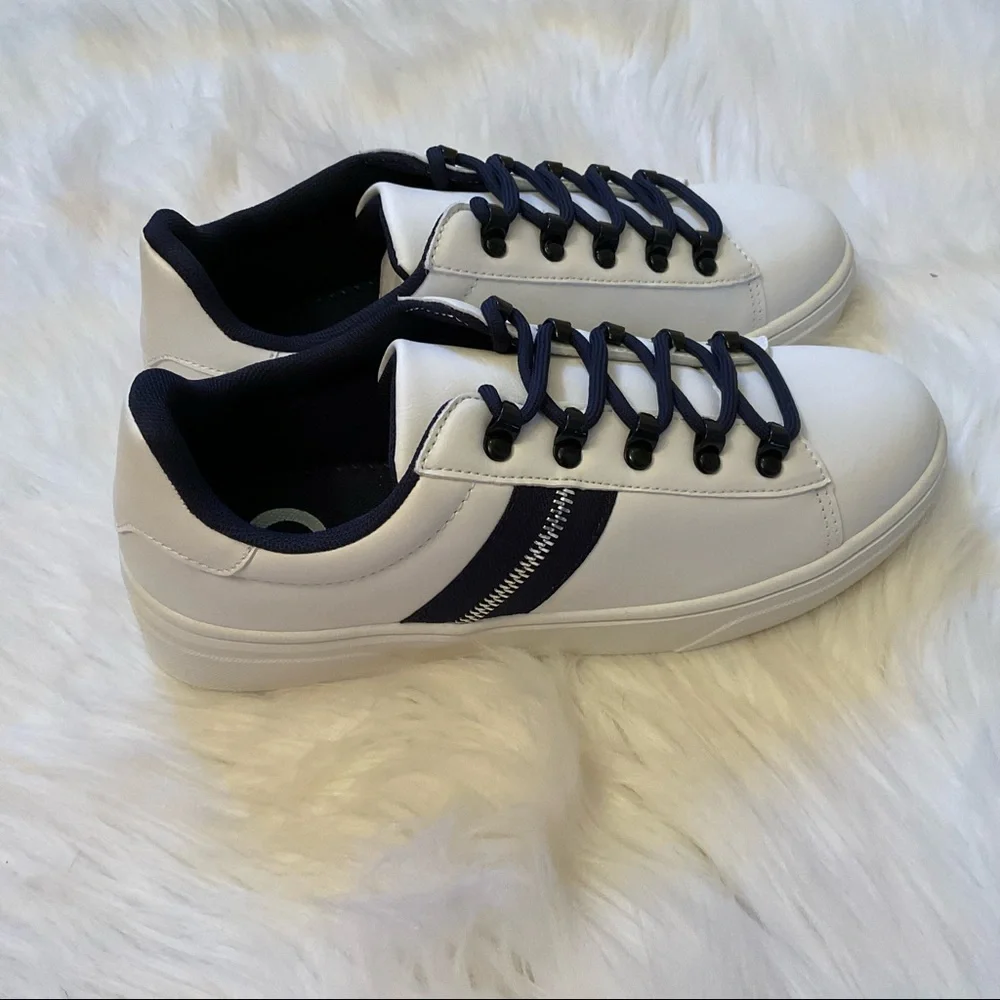 Journee Collection Arden Sneakers - New in Box - Size 8 - White / Navy - Picture 10 of 16